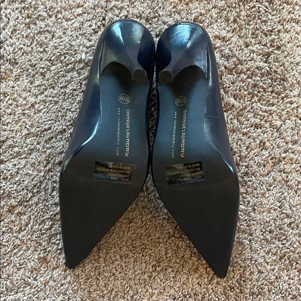 Chinese Laundry Navy Blue Pointed Heels 152 - Picture 3 of 4